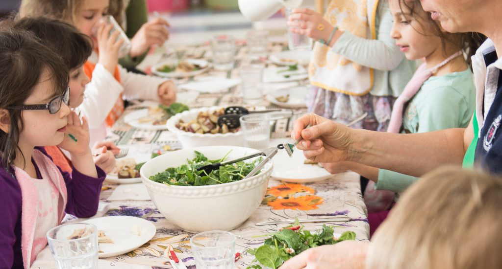 Children at lunch - SIEF